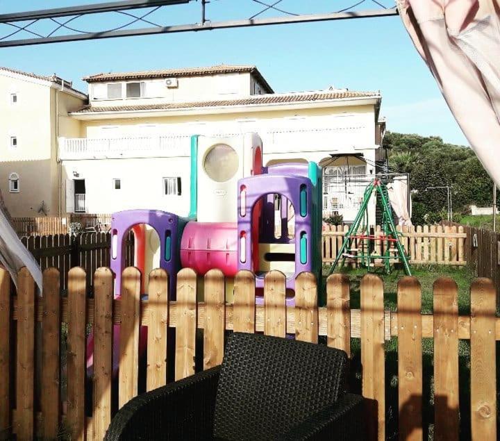 Hotel Petros チィリヴィ エクステリア 写真