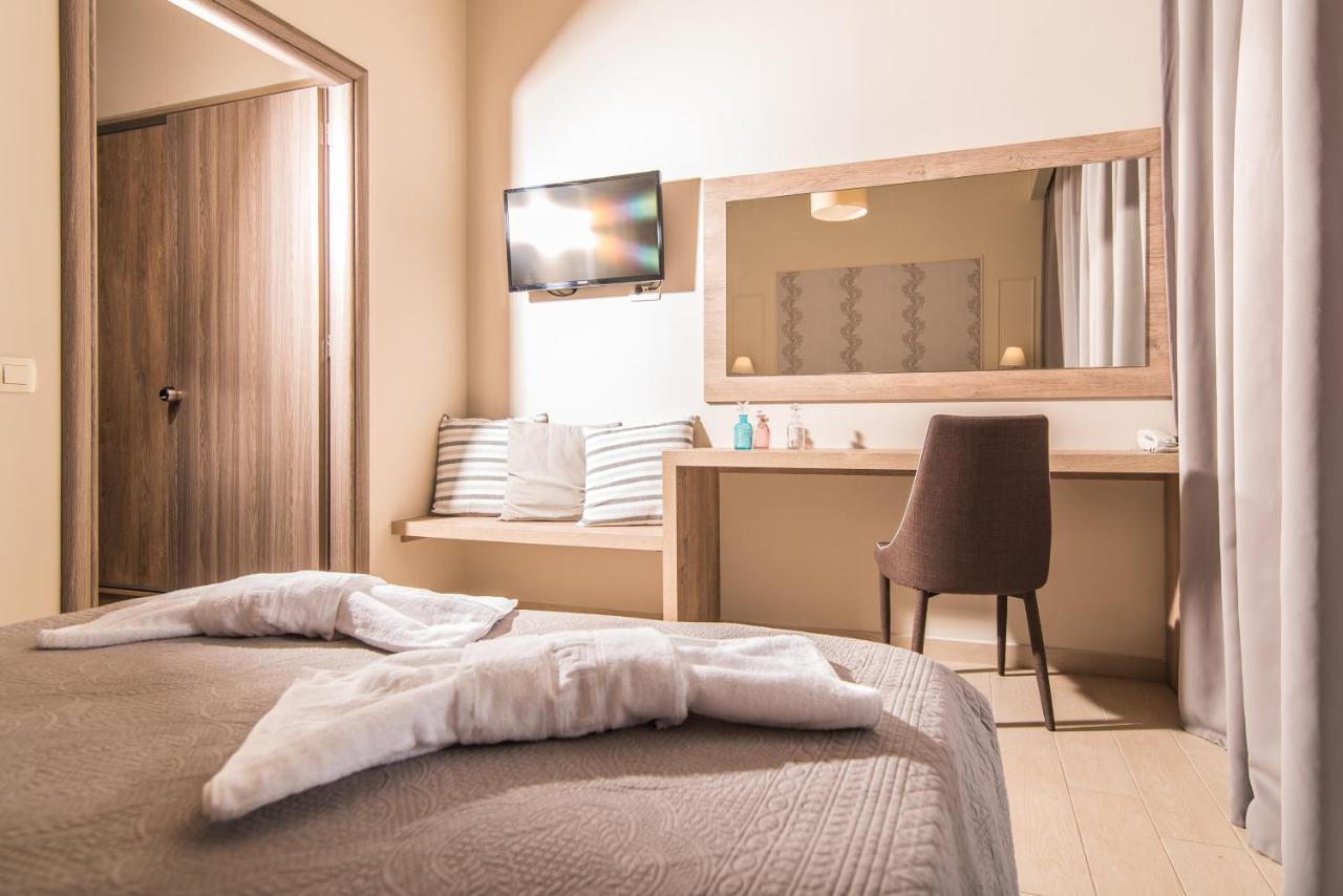 Hotel Petros チィリヴィ エクステリア 写真