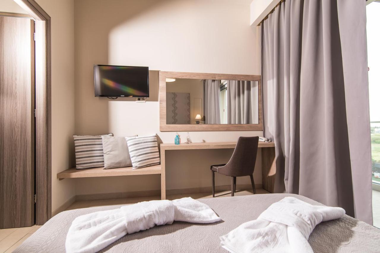 Hotel Petros チィリヴィ エクステリア 写真