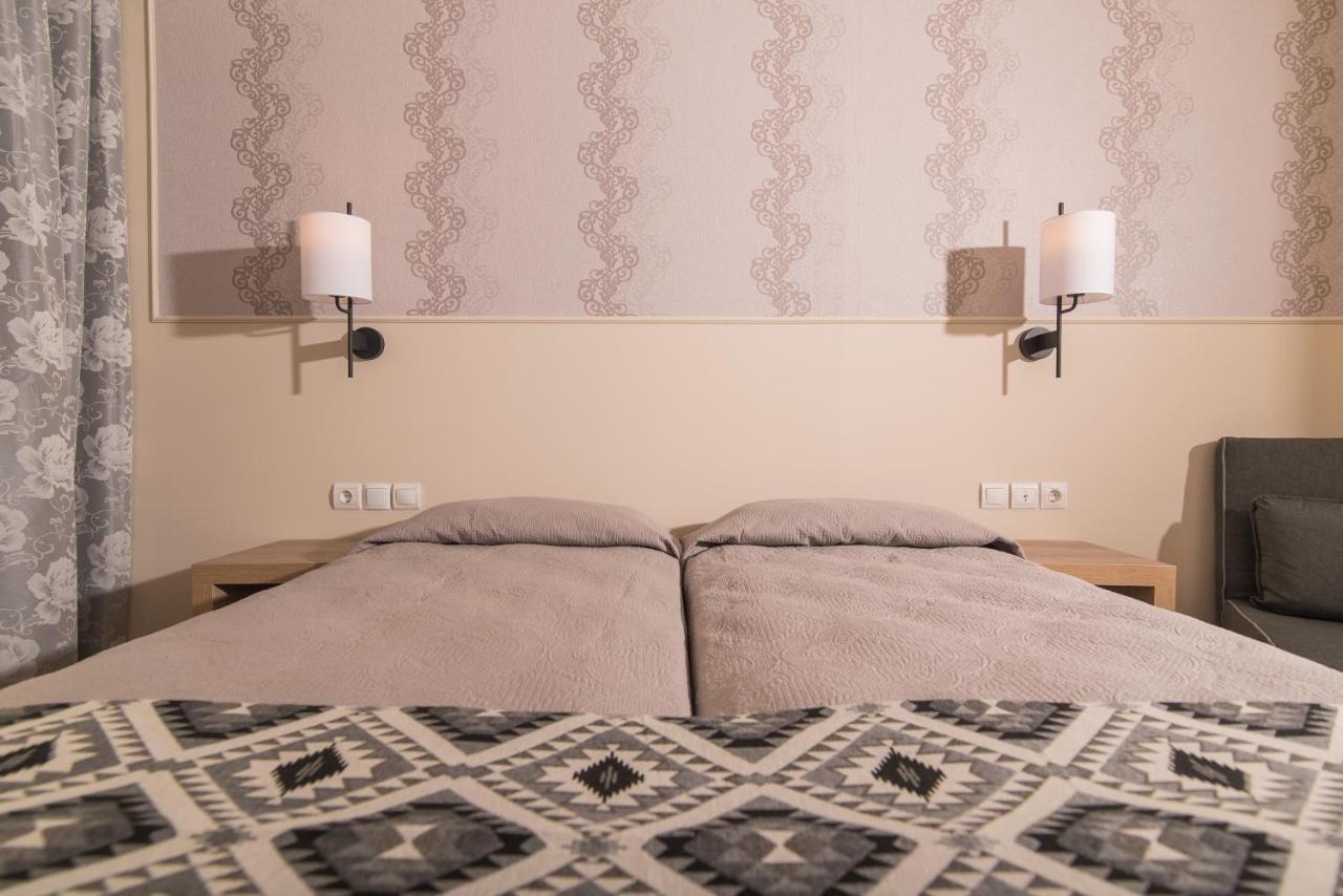 Hotel Petros チィリヴィ エクステリア 写真